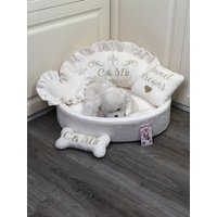 Creme Und Golden Personalisiertes Hundebett Personalisiert Welpe Bett Golden Royal Maßgeschneidert Geburtstag von AnnaHappydog