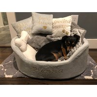 Graues Und Goldenes Personalisiertes Hundebett Creme Royal Designer Haustierbett Katzenbett Nach Maß Personalisiertes Geburtstag Hund Geschenk von AnnaHappydog