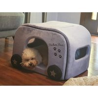 Personalisiertes Hunde Wohnwagen Bett Minky Fell Tierhaus Auf Rädern von AnnaHappydog