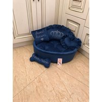 Marineblaues Hundebett Prinzenhundebett Prinzessinnenbett Personalisiert Designer Haustierbett Katzenbett Marineblau Welpe Bett Geburtstagshund Marineblaues Hundebett Prinzenhundebett Prinzessinnenbett Personalisiert Designer Haustierbett Katzenbett Marineblau Welpe Bett Geburtstagshund von AnnaHappydog