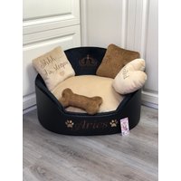 Personalisiertes Hundebett Schwarzes Kunstleder & Braunes Minky Fell, Haustierbett Nach Maß von AnnaHappydog