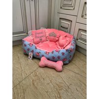 Pink Flamingo Hundebett Blumen Designer Haustierbett Mit Minky Fell von AnnaHappydog