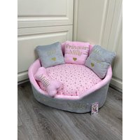 Rosa Und Graues Luxus Hundebett Goldenes Haustierbett Katzenbett Maßgeschneidertes Personalisiertes Hundehaus Haustierhaus von AnnaHappydog