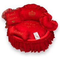 Roter Minky Fell Hundebett Personalisiertes Prinzessinnen Welpen Bett Mit Goldener Stickerei von AnnaHappydog