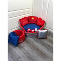 Rotes Und Blaues Luxus Hundebett Veganes Leder Designer Haustierbett Nach Maß Personalisiertes Bett Hundehaus Silber von AnnaHappydog