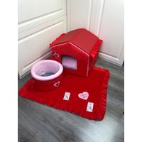 Rotes Und Pinkes Hundehaus Für Prinzessin Designer Mit Luxus Weichseite Geburtstag Hundegeschenk Welpe Bett von AnnaHappydog