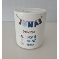 Personalisierte Spardose Aus Porzellan Mit Geburtsdaten, Als Geschenk Zur Geburt, Taufe Oder Zum Kindergeburtstag von AnnaMadeManufactur