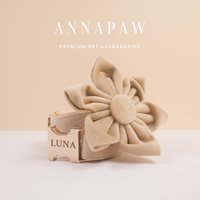 Beige Personalisiertes Hundehalsband Blume, Dickes Samt Hochzeit, Luxus Haustier Welpen Halsband Für Kleine Hunde, Graviertes Mit Namen von AnnaPawCo