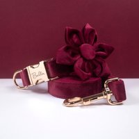 Burgund Personalisiertes Hundehalsband Blume, Dickes Samt Hochzeit, Luxus Haustier Welpen Halsband Für Kleine Hunde, Graviertes Mit Namen von AnnaPawCo