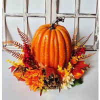 Herbstdeko Beleuchtet Kürbis Tischgesteck Herbst Kürbisdekoration Holzscheibe Deko Herbstdeko Beleuchtet Kürbis Tischgesteck Herbst Kürbisdekoration Holzscheibe Deko von AnnasDeko