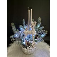 Weihnachtsdeko Beleuchtet Adventsgesteck Kerzen Tischdekoration Winter Weihnachten Advent Gesteck Silber Weiß Haltbar Weihnachtsdeko Beleuchtet Adventsgesteck Kerzen Tischdekoration Winter Weihnachten Advent Gesteck Silber Weiß Haltbar von AnnasDeko