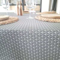 Dunkelblaue Und Weiße, Geometrisch Gemusterte Tischdecke Aus Baumwolle Mit Überzug Dunkelblaue Und Weiße, Geometrisch Gemusterte Tischdecke Aus Baumwolle Mit Überzug von AnnetteetJeanne