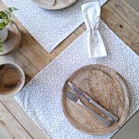 Tischsets Aus Beschichteter Baumwolle in Taupe Und Weiß. Myriam-Kollektion von AnnetteetJeanne