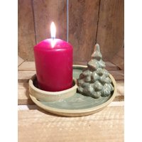Keramik Adventskranz Handgemacht, Weihnachtsgesteck Für Tisch, Adventsteller Weihnachten, Grün/ Beige, Tannenbaum , Getöpfert, Handgefertigt von AnnettsToepfergarage