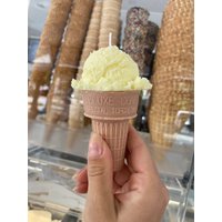 Ice Cream Cone Waffle Candle | Eiscreme Kugel in Waffel Mit Duft Ice Cream Cone Waffle Candle | Eiscreme Kugel in Waffel Mit Duft von AnnieCandlesCo