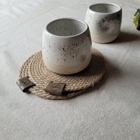 Süßes Handgemachtes Paar Espresso Tassen 2Er Set Mit Jute Untersetzer | Doppelte Espressotasse Kaffeeliebhaber Geschenk von Annieceramic
