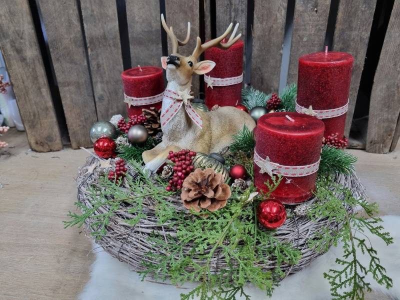 Annimuck Adventskranz Adventskranz D40 cm grosser Hirsch rot grün haltbar handmade Annimuck Adventskranz Adventskranz D40 cm grosser Hirsch rot grün haltbar handmade von Annimuck