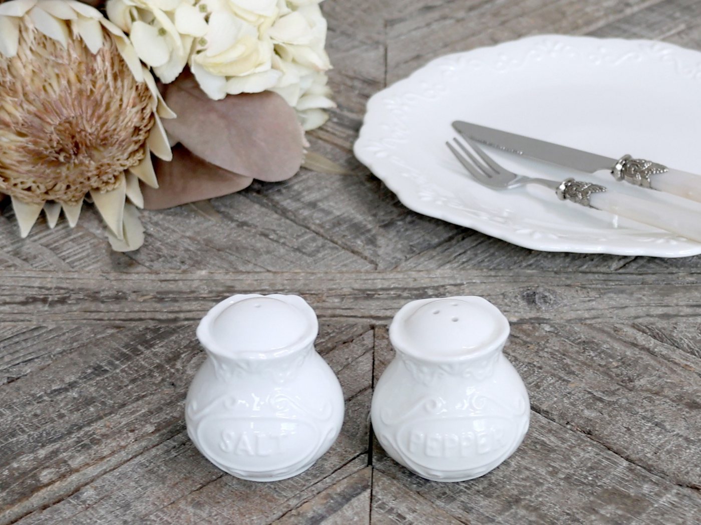 Annimuck Salz- / Pfefferstreuer Chic Antique Provence Salz & Pfeffer Streuer H6 cm weiß, (2-tlg) von Annimuck