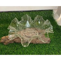 Antike Glasschale Gewellt, Pressglas, Florales Dekor, Jugendstil, Rüschenrand Schale, Servierschale, Anbietschale, Shabby Chic Antike Glasschale Gewellt, Pressglas, Florales Dekor, Jugendstil, Rüschenrand Schale, Servierschale, Anbietschale, Shabby Chic von AnnodazumalShop