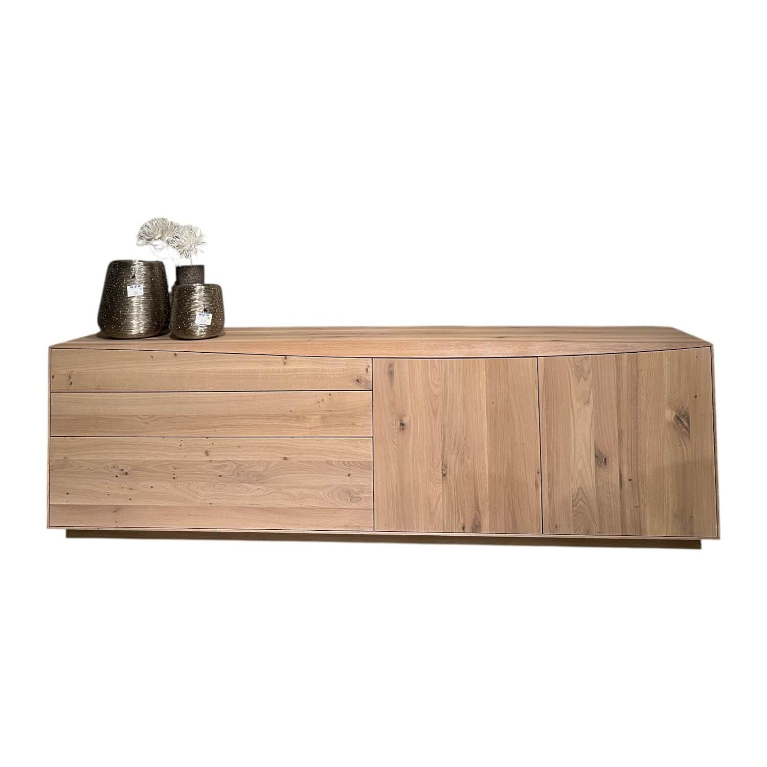 Sideboard Puro Wave Massivholz Eiche Weiß Geölt Rückwand Lichtgrau Lackiert Side... Sideboard Puro Wave Massivholz Eiche Weiß Geölt Rückwand Lichtgrau Lackiert Side... von Anrei