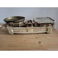 Alte Haushaltswaage Küchenwaage Aus Den 50Er Jahren Bis 5 Kg Alte Haushaltswaage Küchenwaage Aus Den 50Er Jahren Bis 5 Kg von AntikDekoVintage
