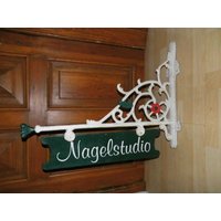 Alte Wandhalterung Ausleger Nagelstudio Reklame von AntikDekoVintage