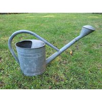 Alte Zinkgießkanne Gießkanne Mit Tülle 12, 5 Liter Alte Zinkgießkanne Gießkanne Mit Tülle 12, 5 Liter von AntikDekoVintage