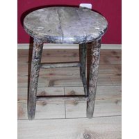 Uralter Hocker, Unikat, Ehemaliges Meisterstück Uralter Hocker, Unikat, Ehemaliges Meisterstück von AntikDekoVintage