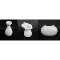 Rosenthal Weiße Kleine Vasen, Vintage - Und Sammlervasen Aus Deutschem Porzellan, Moderne Miniaturvasen von AntikGift