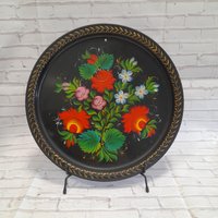 Vintage Metall Runde Tablett Schüssel, Tablett, Dekorationsteller, Handbemalt Blumen 70Er Jahre, Durchmesser 32 cm von AntikGift