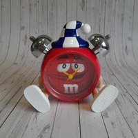 Vintage Seltene Rote M & Tischuhr Kunststoff Süßigkeiten Schokolade Charaktere Wohnkultur Vintage Seltene Rote M & Tischuhr Kunststoff Süßigkeiten Schokolade Charaktere Wohnkultur von AntikGift