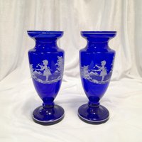 Vintage-Set Mit 2 Blauen Vasen Im Mary Gregory Stil, Große Vase, Blaues Glas, Sammlerstück Vintage-Set Mit 2 Blauen Vasen Im Mary Gregory Stil, Große Vase, Blaues Glas, Sammlerstück von AntikGift