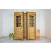 1 Paar Seitlich Verglaste Vitrinen in Weichholz Im Gründerzeitstil Von Antik-Lux von AntikHandelLux