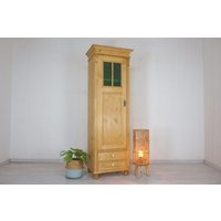 Schöner Hochschrank Im Landhausstil in Weichholz Massiv Mit Grünem Strukturglas Schöner Hochschrank Im Landhausstil in Weichholz Massiv Mit Grünem Strukturglas von AntikHandelLux