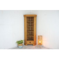 Schöner Landhaus-Eckschrank Mit Verstellbaren Einlegeböden in Weichholz Schöner Landhaus-Eckschrank Mit Verstellbaren Einlegeböden in Weichholz von AntikHandelLux