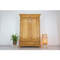 Traumhafter Anriker Restaurierter Gründerzeit-Schrank Von 1890 in Weichholz Massiv von AntikHandelLux