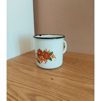 Vintage Emaille Metall Becher Mit Floralen Motiv, Udssr, 1980Er Jahre von AntikHausCrafts