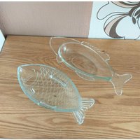 Vintage Paar Glas Fischgerichte, Pressglas Servierteller Set 2 von AntikHausCrafts