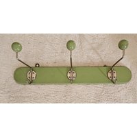 Alte Hakenleiste Wandgarderobe Vintage von AntikStaudinger