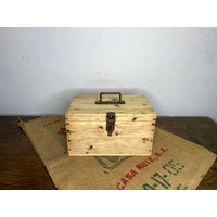 Holzkiste, Transportkiste, Alte Antike Holzkiste von AntikZeitlosSchoen
