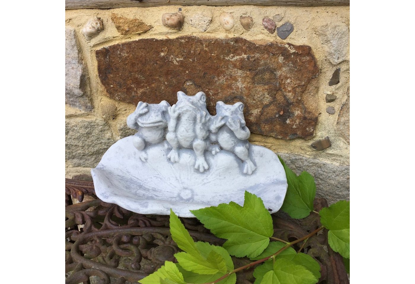 Antikas Gartenfigur Drei Frösche Vogeltränke aus Stein - Frosch Dekoration romantische von Antikas
