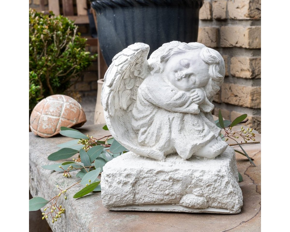 Antikas Gartenfigur Engel auf Fels, Steinguss, weiß, H 23 cm x T 18 cm von Antikas