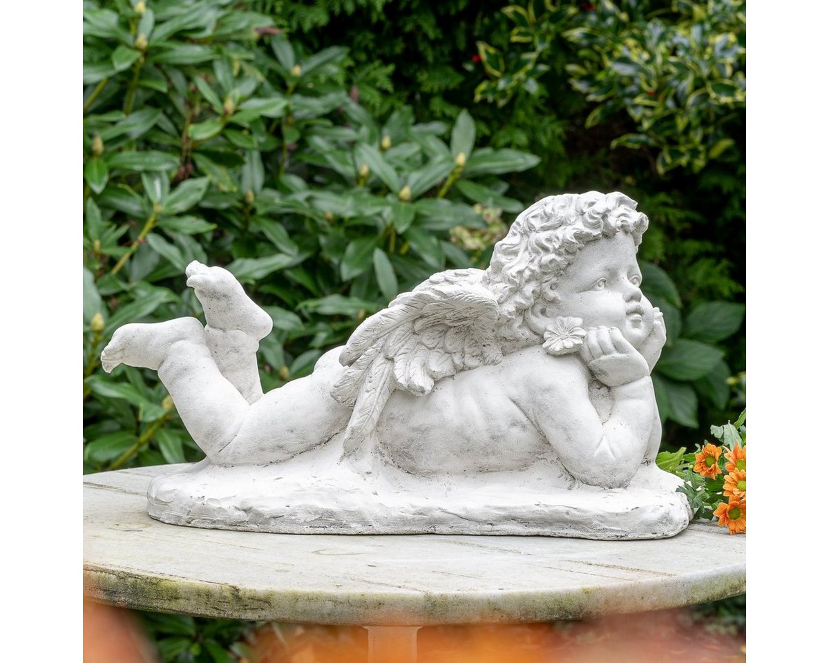 Antikas Gartenfigur Engel bauchliegend, Steinguss, weiß, H 21 cm x T 32cm von Antikas