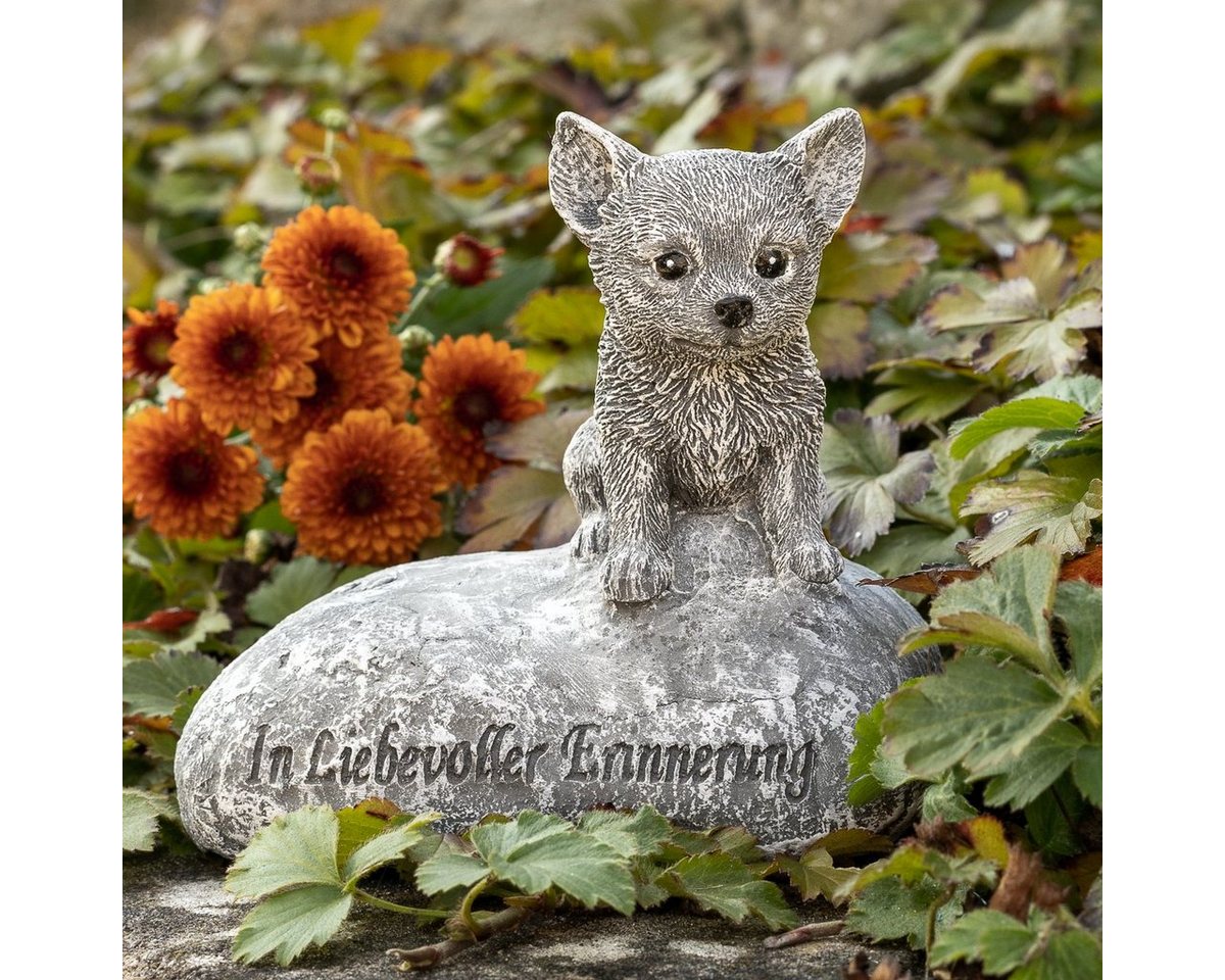 Antikas Gartenfigur Grabstein Chi Hua Hua, Steinguss, grau, H 14cm x T 10cm Antikas Gartenfigur Grabstein Chi Hua Hua, Steinguss, grau, H 14cm x T 10cm von Antikas
