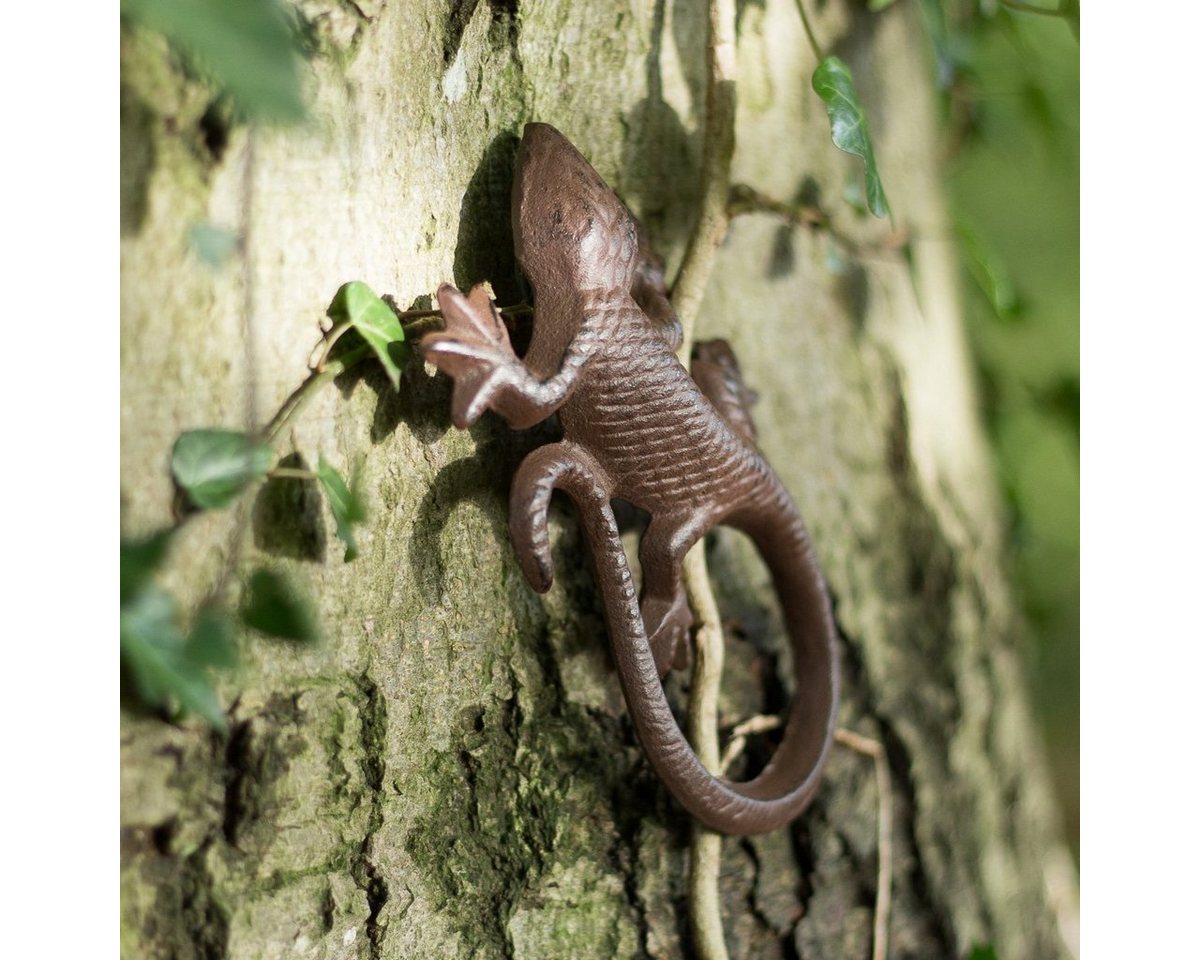 Antikas Gartenfigur Hübsche Eidechse, Gecko als Dokoration, Salamander aus Gusseisen von Antikas