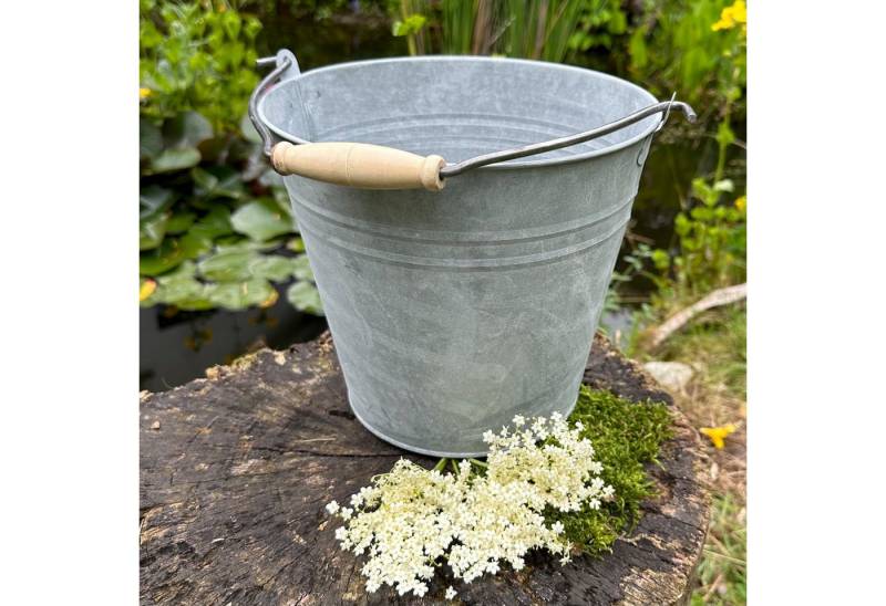 Antikas Gartenpflege-Set Wassereimer, Blecheimer als Garteneimer, Aschekübel in Altzink von Antikas