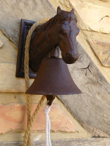 Antikas - Glocke mit Pferdekopf - Türglocke, ländliche kunsthandwerkliche Gartenglocke von Antikas
