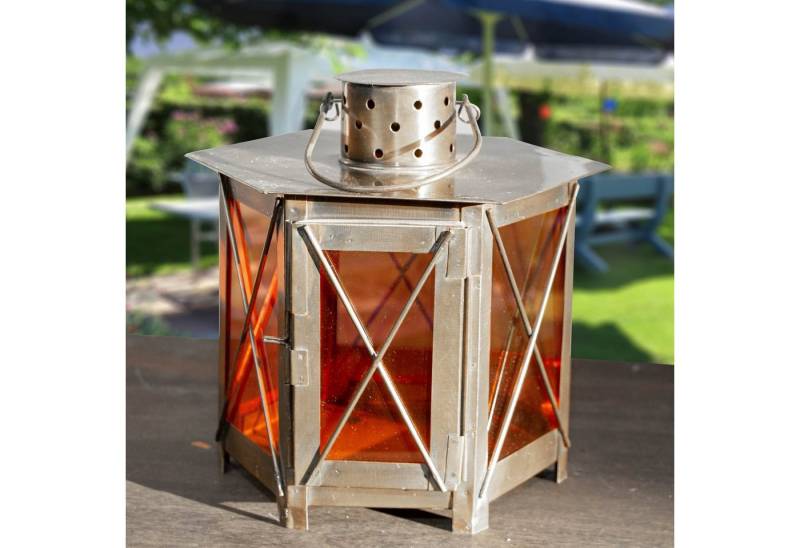 Antikas Wanddekoobjekt Kleine Laterne aus Eisen - orangenes Glas - Windlicht, Kerzenhalter Antikas Wanddekoobjekt Kleine Laterne aus Eisen - orangenes Glas - Windlicht, Kerzenhalter von Antikas