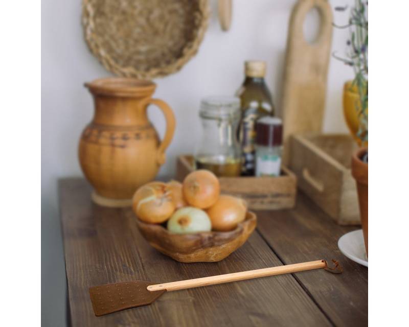 Antikas Wanddekoobjekt Fliegenklatsche, Insektenschreck, Ungeziefer, Holz, Leder, H 1,2 x B von Antikas