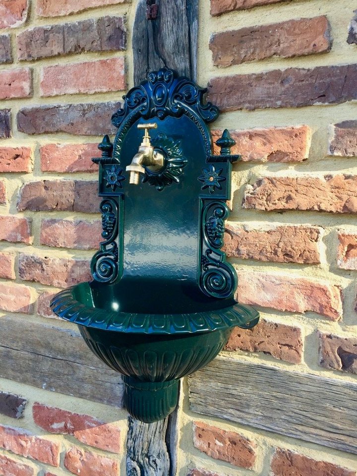 Antikas Wasserspeier Gartenbrunnen für Gartenschlauch - Waschbecken Garten Wandbrunnen von Antikas